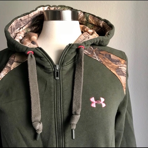 Under Armour Tops - Under Armour Green Semi-Fitted Zip Camo Hoodie M14